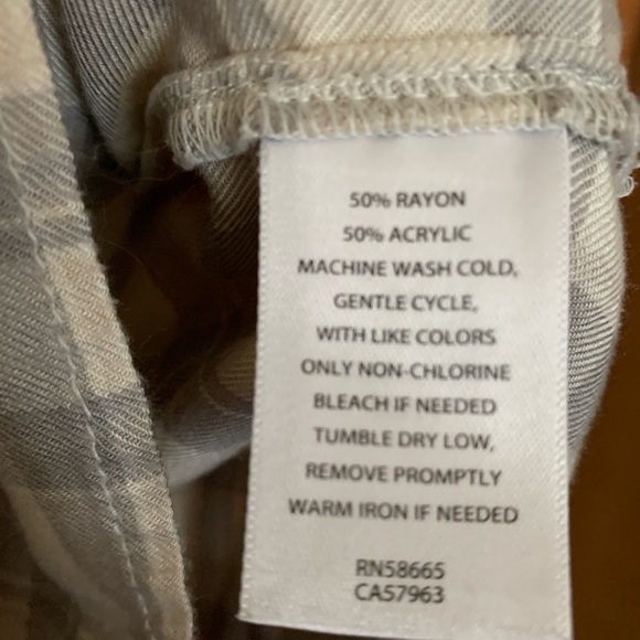 Nordstrom Treasure & Bond Boxy Plaid Flannel in Beige and White - Picture 8 of 11